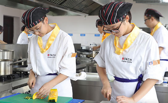 Ů������ѧ����